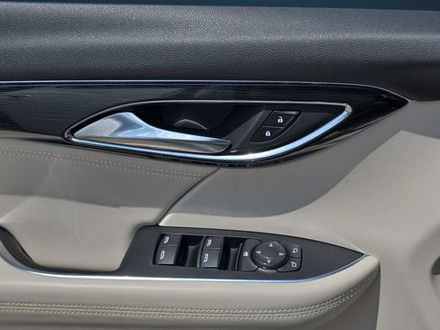 Used 2023 Buick Envision Preferred AWD/4WD image 29