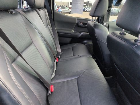 Used 2023 Toyota Tacoma TRD Off-Road w/ TRD Premium Off Road Package image 8