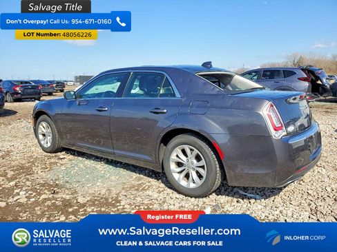 Used 2015 Chrysler 300 Limited image 3