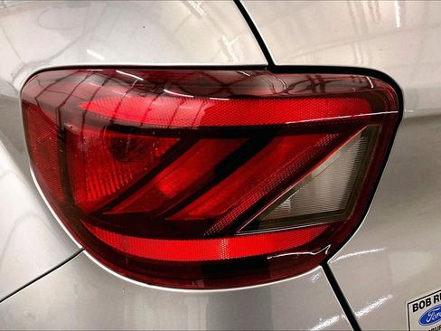 Used 2024 Hyundai Venue SEL image 28