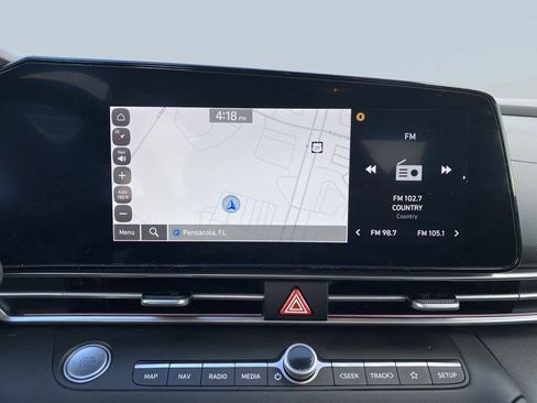 Certified 2025 Hyundai Elantra SEL FWD image 23