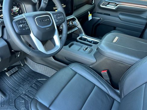 New 2026 GMC Sierra 2500 Denali w/ Denali Reserve Package AWD/4WD image 9