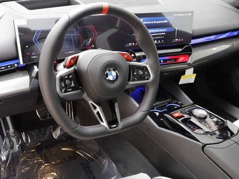 New 2026 BMW M5 w/ Executive Package image 7