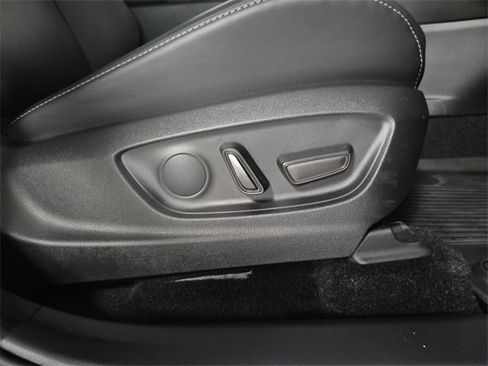 Used 2025 Toyota Crown XLE image 42