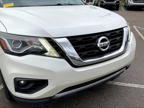 Used 2017 Nissan Pathfinder SL FWD image 5