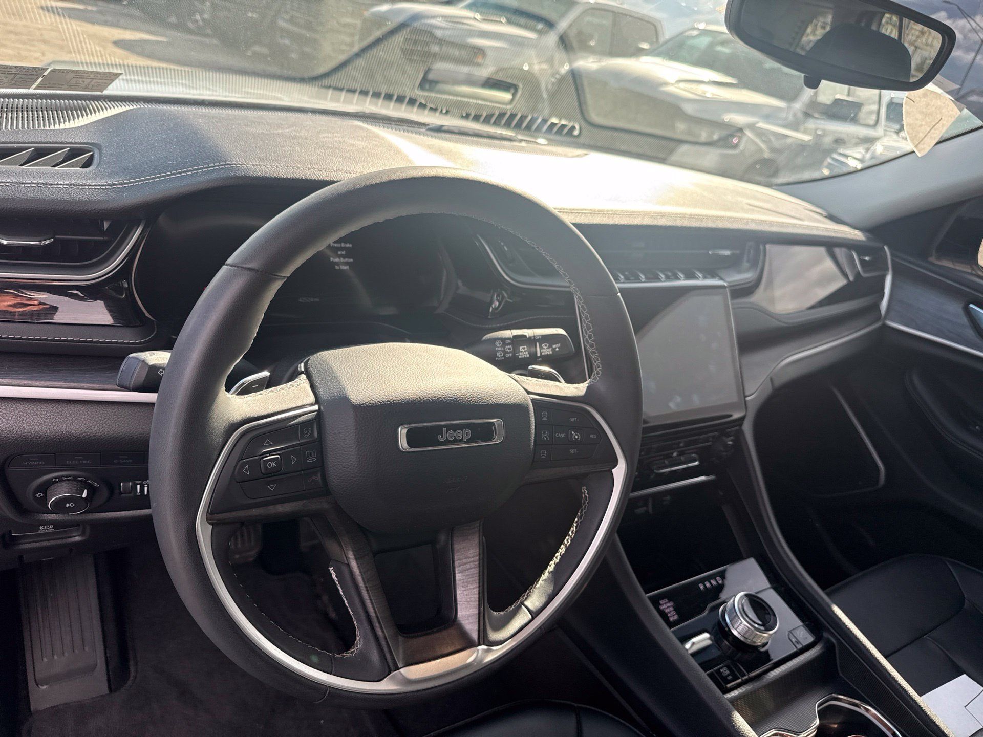 Used 2023 Jeep Grand Cherokee 4WD 4xe image 10