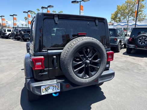 Used 2024 Jeep Wrangler Unlimited Sahara AWD/4WD image 24