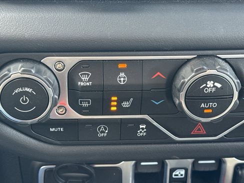 Used 2025 Jeep Gladiator Rubicon w/ Convenience Group image 21