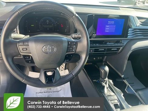Used 2025 Toyota Camry SE image 12