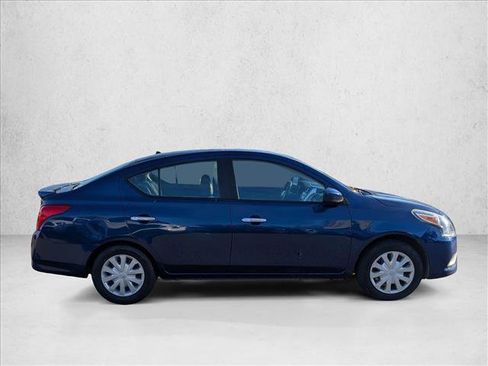 Used 2018 Nissan Versa SV image 4