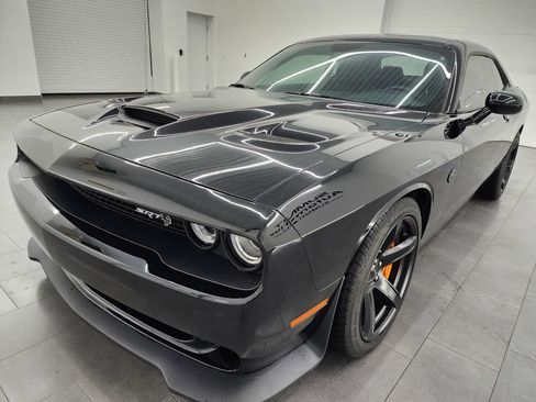 Used 2018 Dodge Challenger SRT Hellcat image 7