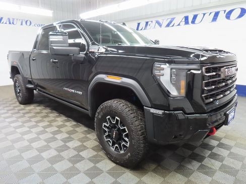 Used 2025 GMC Sierra 2500 AT4X image 3