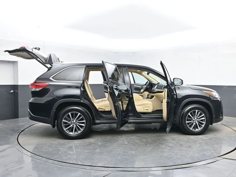 Used 2018 Toyota Highlander XLE w/ Protection Package #3 image 56