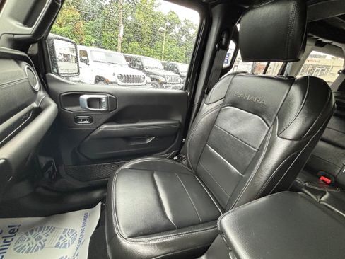 Used 2022 Jeep Wrangler Unlimited Sahara w/ Cold Weather Group AWD/4WD image 20
