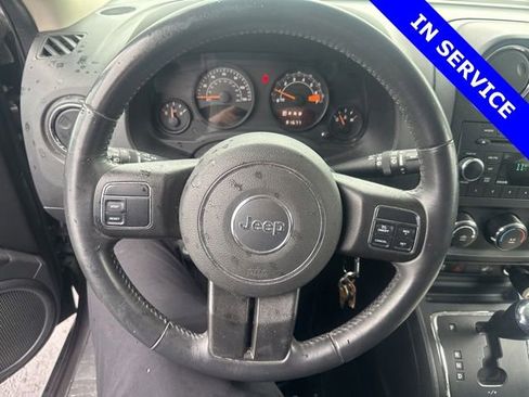 Used 2017 Jeep Patriot High Altitude FWD image 6