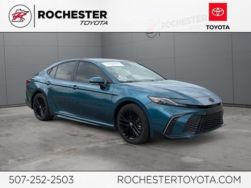 Certified 2025 Toyota Camry SE w/ Convenience Package FWD image 1