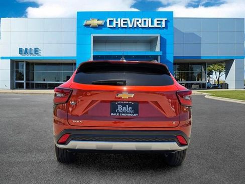 Used 2024 Chevrolet Trax LT w/ Driver Confidence Package FWD image 6