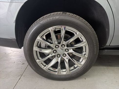 Certified 2025 Cadillac Escalade Premium Luxury Platinum w/ LPO, Radiant Package RWD image 11