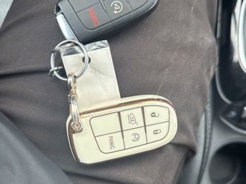 Used 2020 Jeep Compass Limited image 34