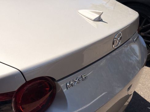 Used 2023 MAZDA MX-5 Miata Grand Touring RWD image 3