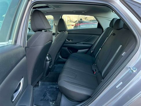 Used 2025 Hyundai Elantra SEL image 15