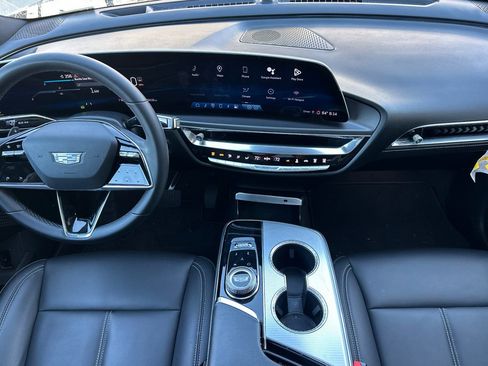 Used 2024 Cadillac Lyriq Tech image 16