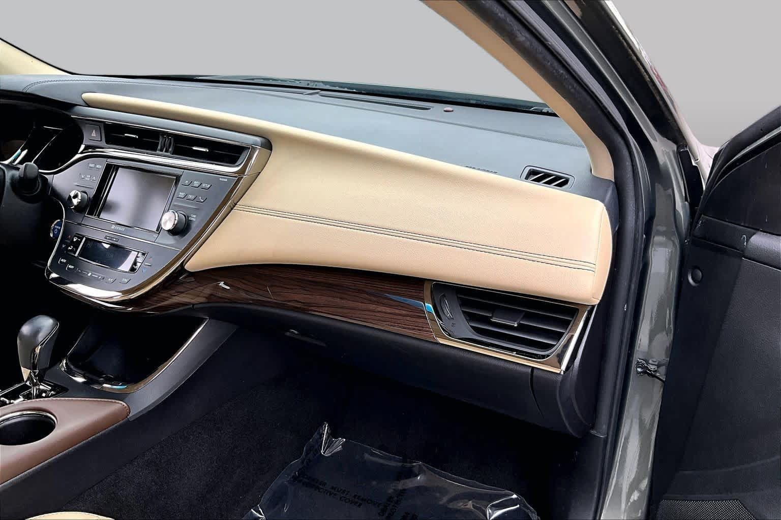 Used 2014 Toyota Avalon Limited FWD image 19
