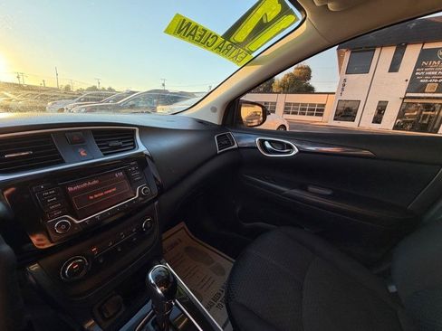 Used 2017 Nissan Sentra SR FWD image 40