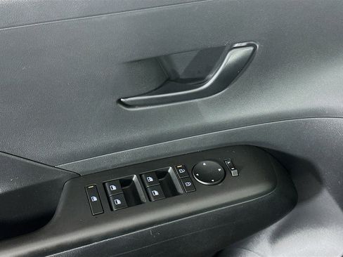 Used 2024 Hyundai Kona SEL FWD image 15