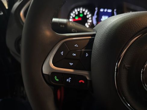 Used 2018 Jeep Renegade Latitude image 51