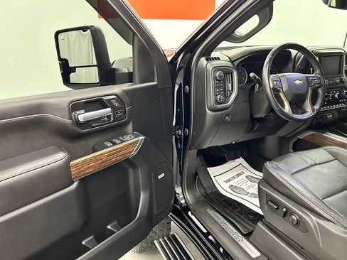 Used 2021 Chevrolet Silverado 2500 High Country w/ Safety Package II AWD/4WD image 21