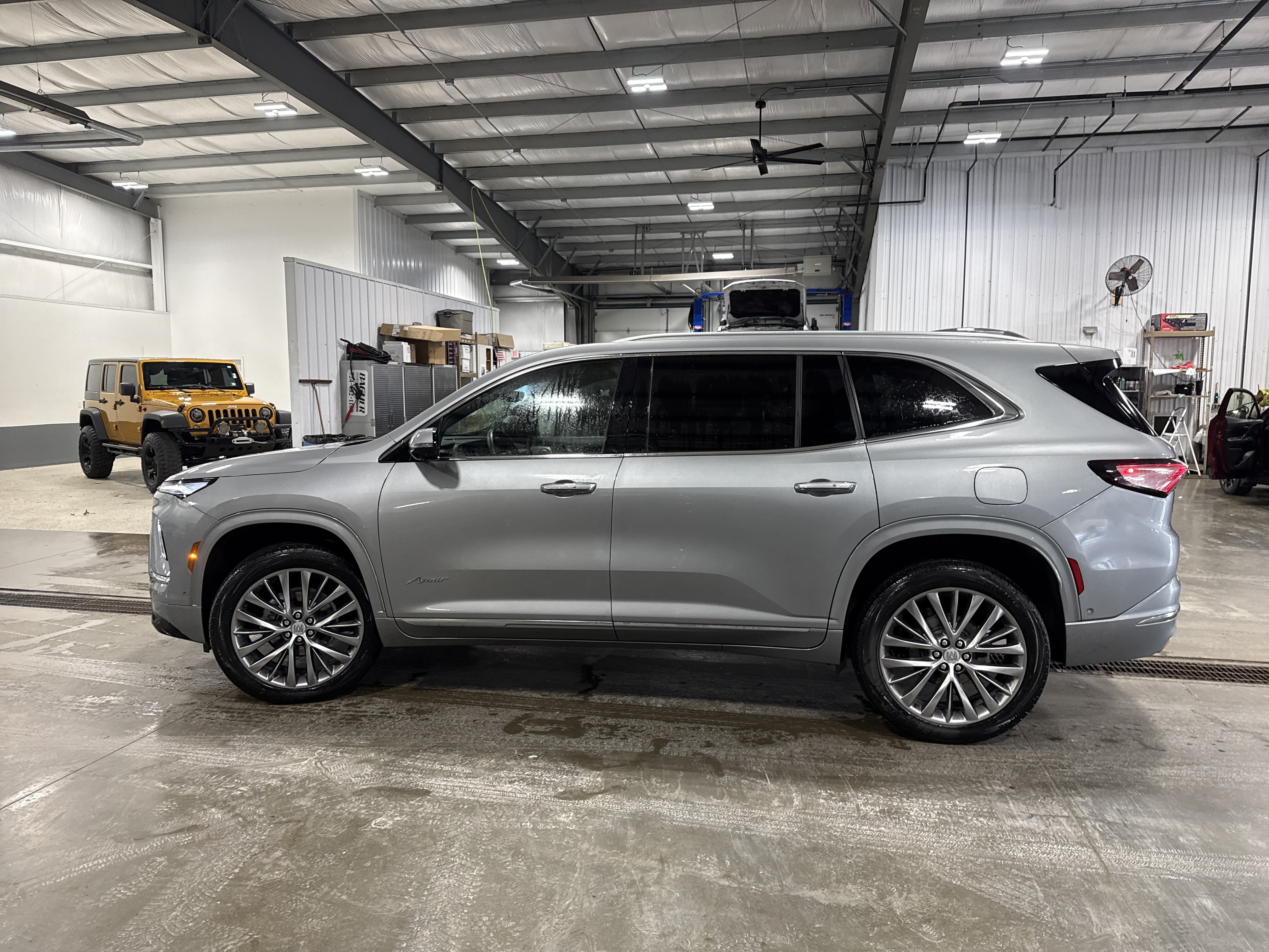 Used 2025 Buick Enclave Avenir w/ Super Cruise Package AWD/4WD image 5
