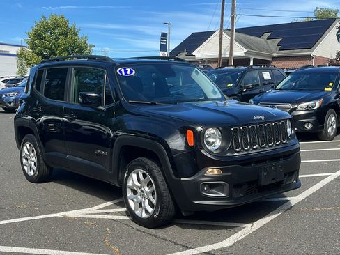 Used 2017 Jeep Renegade Latitude image 2