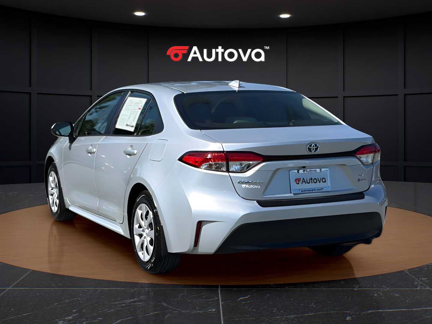 Used 2025 Toyota Corolla LE FWD image 3