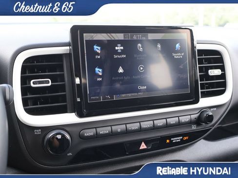 Used 2022 Hyundai Venue Limited FWD image 35