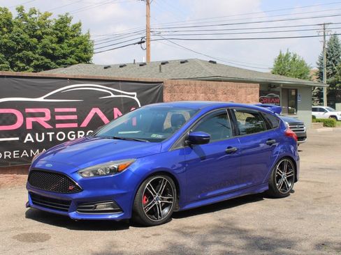 Used 2015 Ford Focus ST w/ Equipment Group 401A FWD image 1