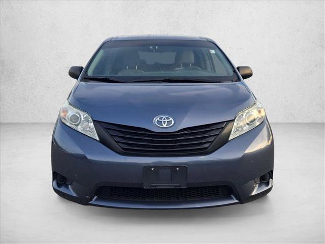 Used 2017 Toyota Sienna L FWD image 2
