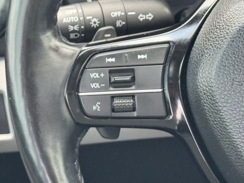 Used 2025 Honda Pilot Elite image 12