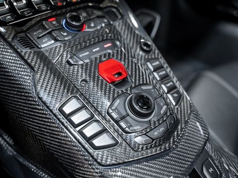 Used 2017 Lamborghini Aventador LP 700-4 image 52