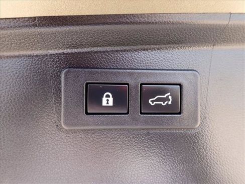 Used 2025 Subaru Outback Touring XT w/ Tech Package 3 AWD/4WD image 9