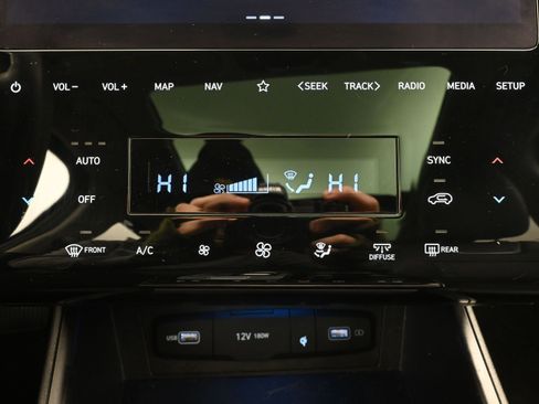 Certified 2022 Hyundai Tucson Limited image 17