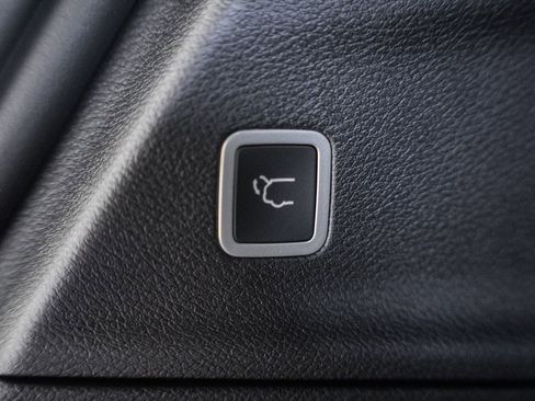 New 2026 Chrysler Pacifica Select image 9