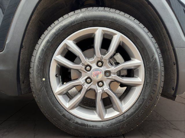 Used 2022 GMC Terrain SLT w/ Infotainment Package II AWD/4WD image 25