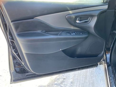 Used 2024 Nissan Murano SV image 19