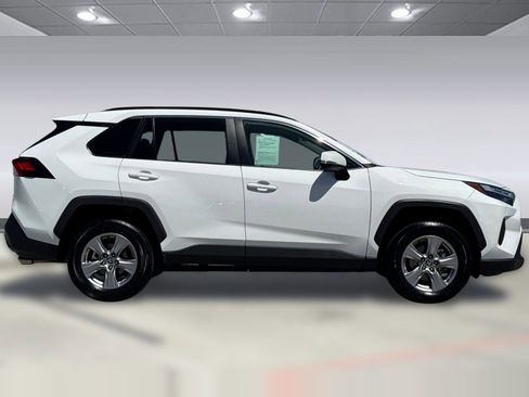 Used 2025 Toyota RAV4 XLE AWD/4WD image 7