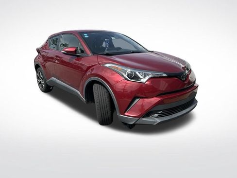 Used 2019 Toyota C-HR LE FWD image 3