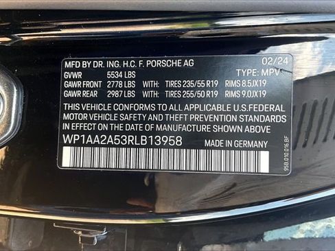 Used 2024 Porsche Macan AWD/4WD image 19