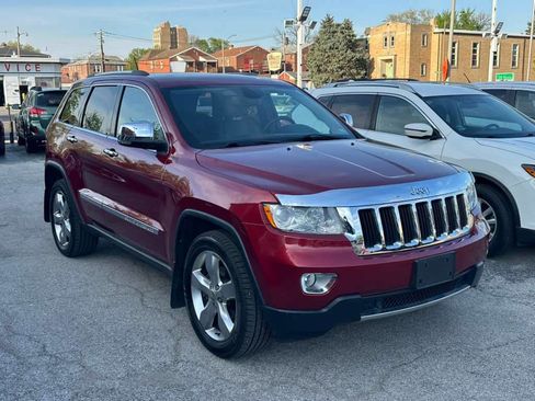 Used 2012 Jeep Grand Cherokee Limited w/ Luxury Group II image 3