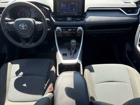 Used 2022 Toyota RAV4 XLE image 12