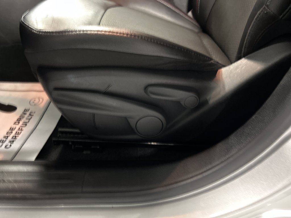 Used 2025 Jeep Compass Trailhawk AWD/4WD image 12